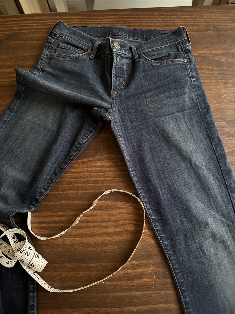 Citizens Of Humanity Straight Leg Jeans in Dark Blue Wash